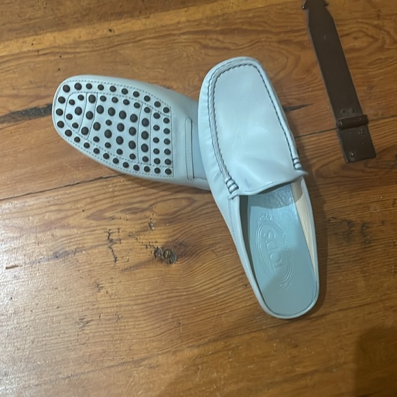 TOD'S Leather Mules Slip On Driving Loafer Women’s Size 6. Never worn - Picture 2 of 3